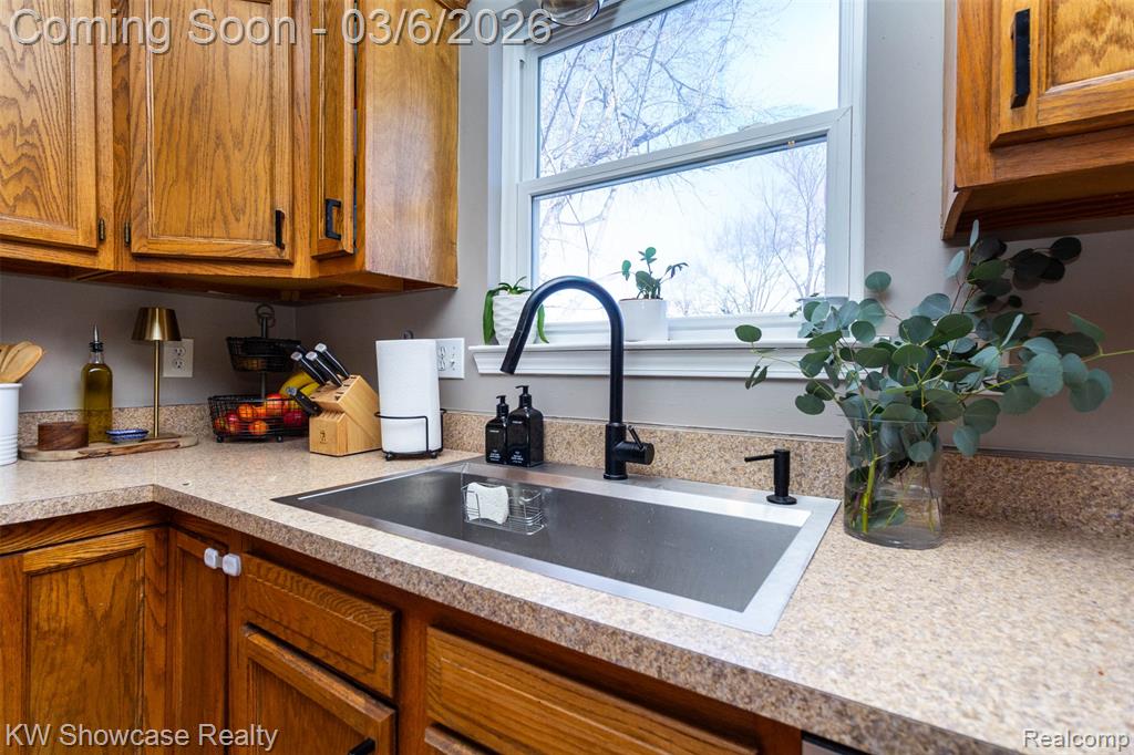 1747 Beechmont Street, Keego Harbor, MI 48320 — Photo 16