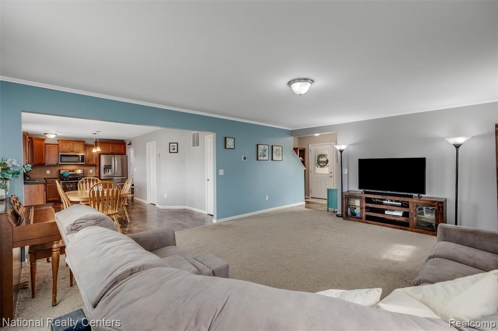 13456 Stamford Road, Belleville, MI 48111 — Photo 9