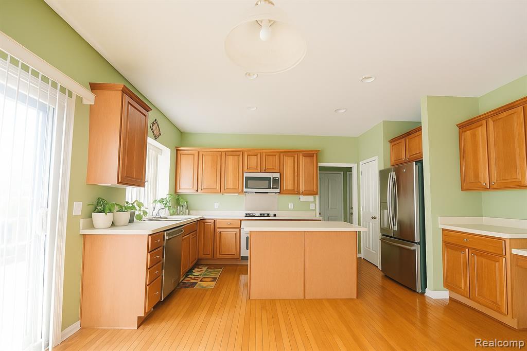 5401 Creekmonte Drive, Oakland, MI 48306 — Photo 8