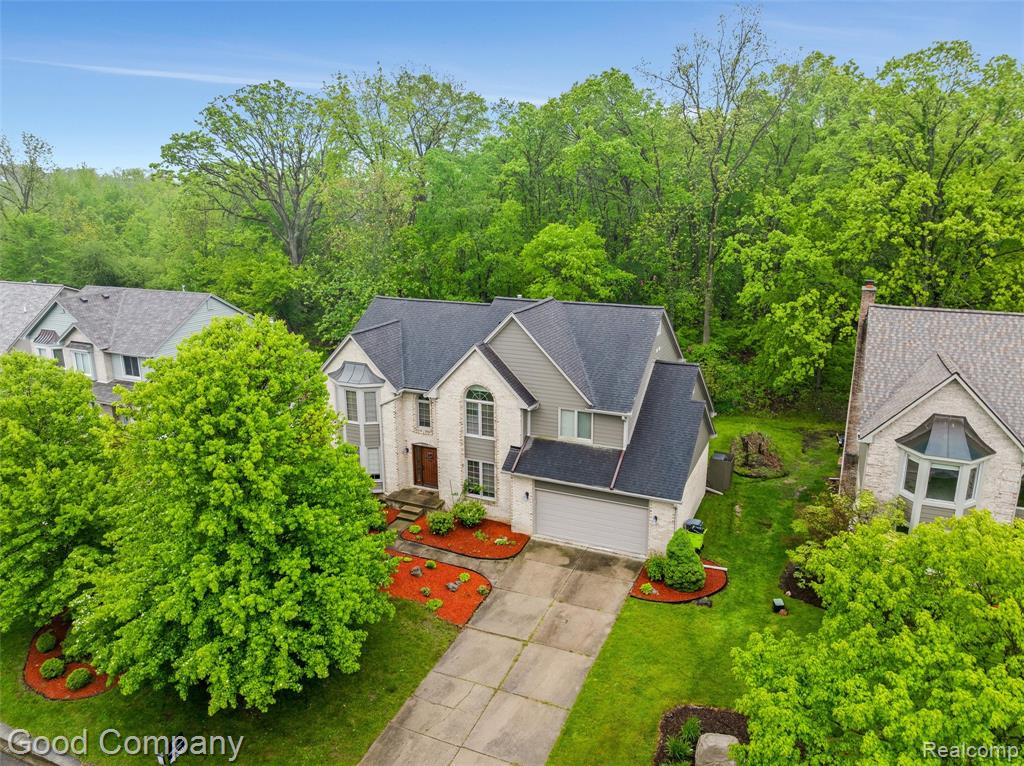 5893 CHRISTINA Drive, West Bloomfield, MI 48324 — Photo 5