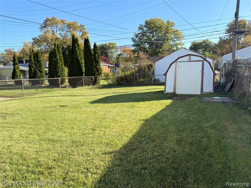 4665 Syracuse Street, Dearborn Heights, MI 48125 — Photo 4