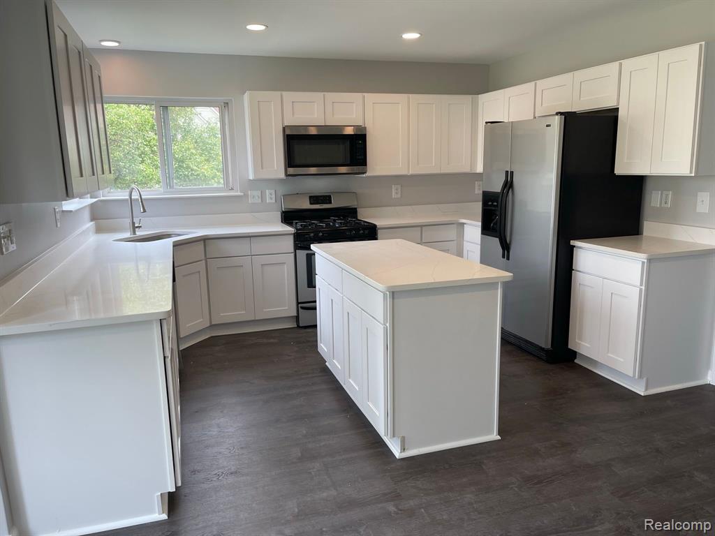 47000 HARBOUR POINTE, Van Buren, MI 48111 — Photo 5