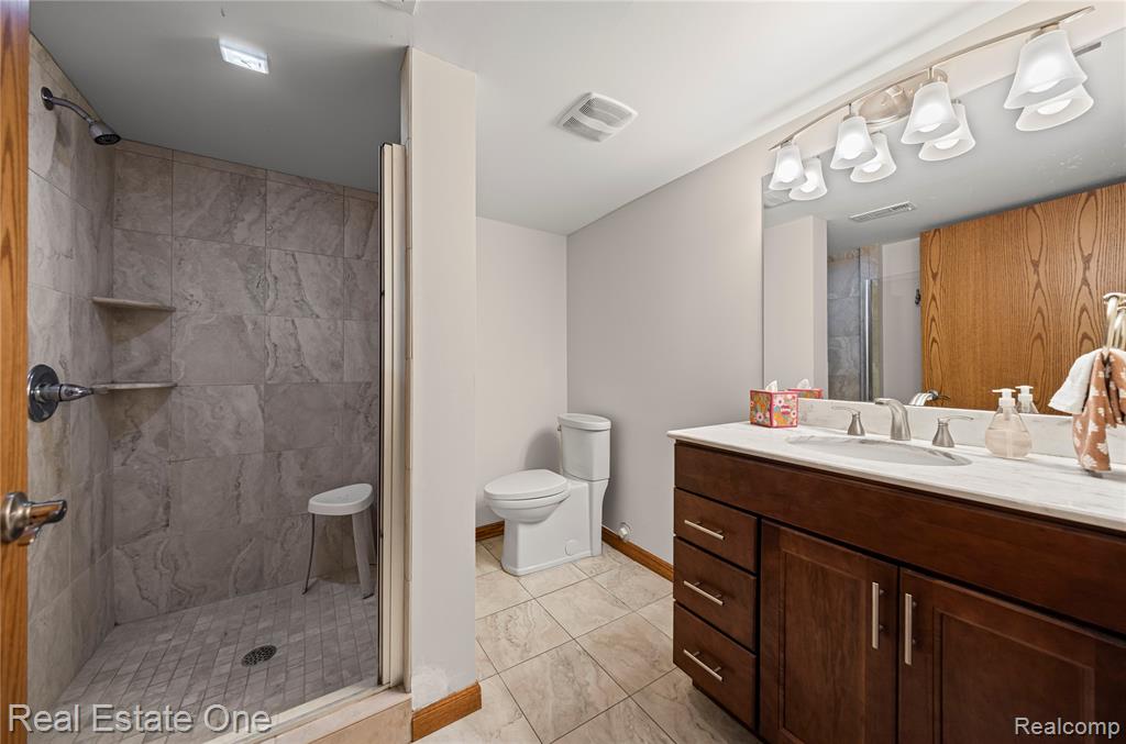 9611 Klais Road, Clarkston, MI 48348 — Photo 38