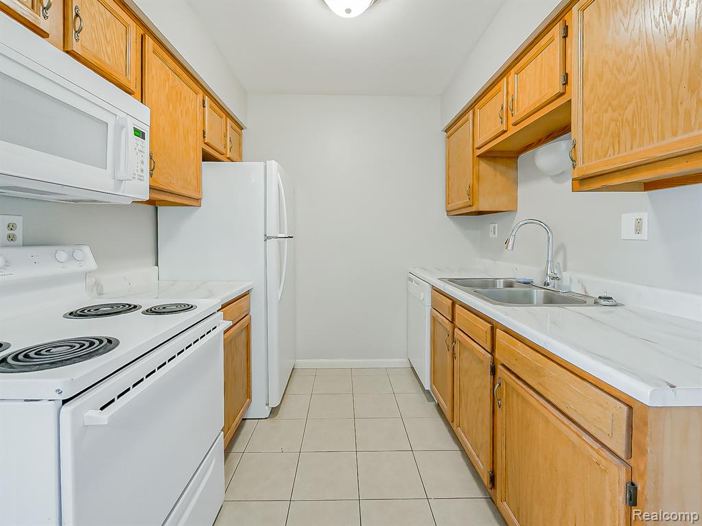 125 E Van Riper Road, Fowlerville, MI 48836 — Photo 8