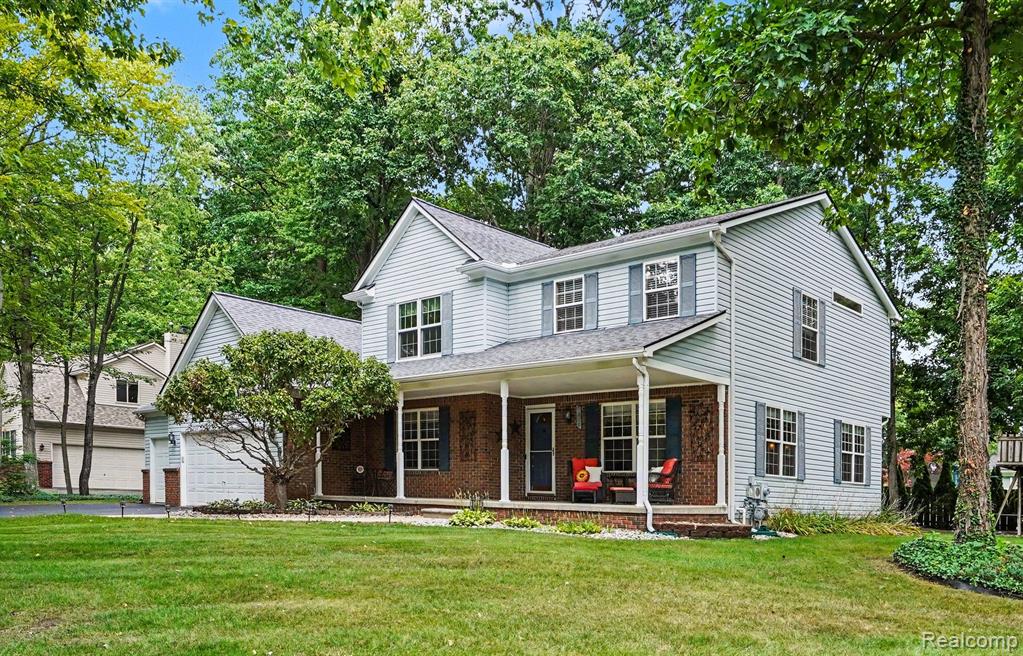 6290 Waldon Woods Drive, Clarkston, MI