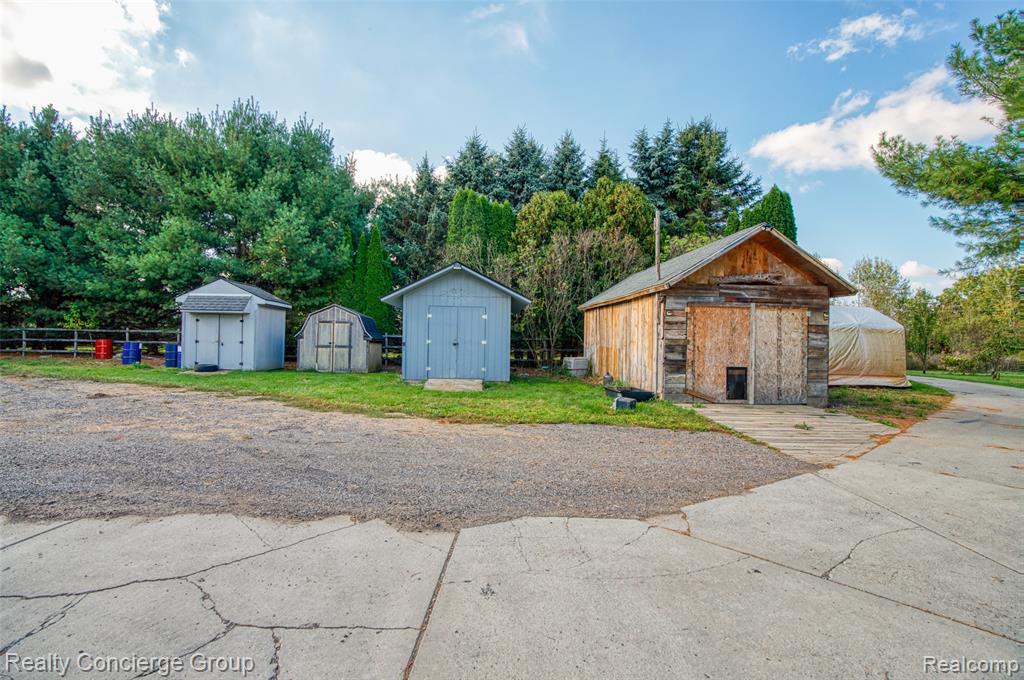 16013 Bird Road, Linden, MI 48451 — Photo 40