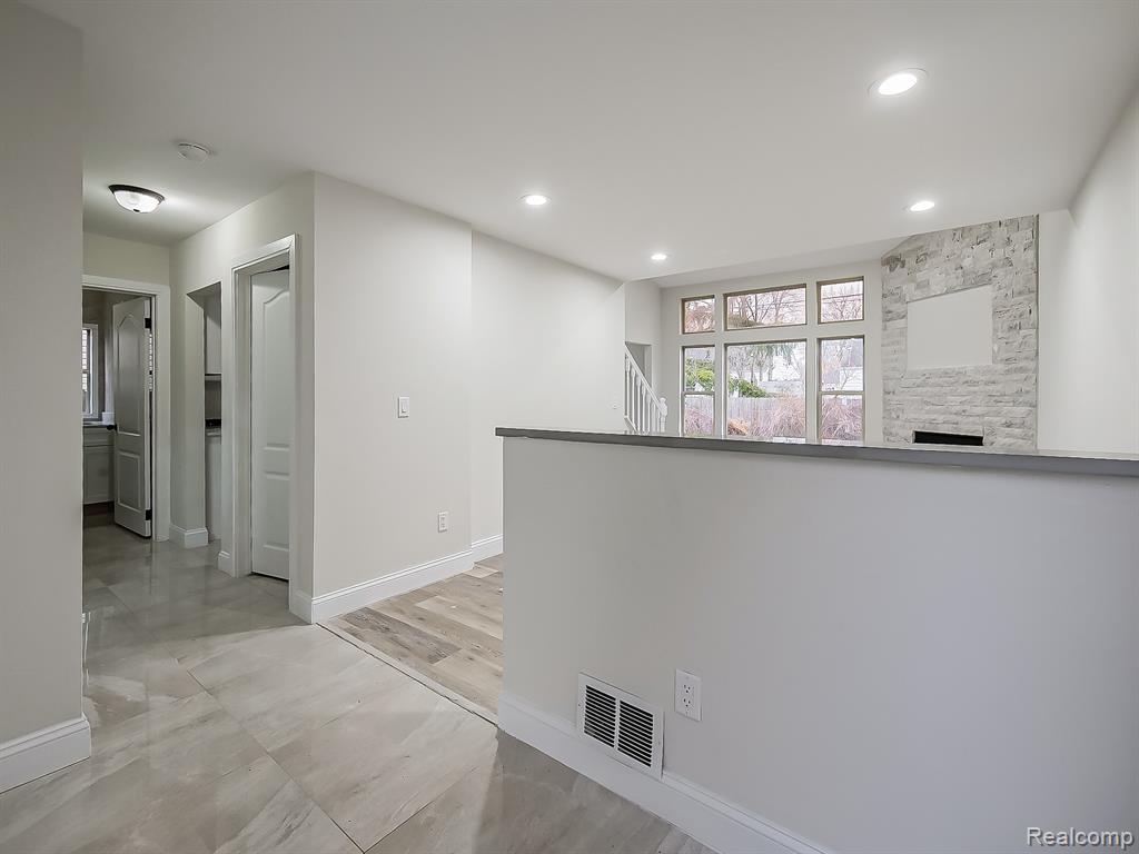 1730 E Woodruff Avenue, Hazel Park, MI 48030 — Photo 5