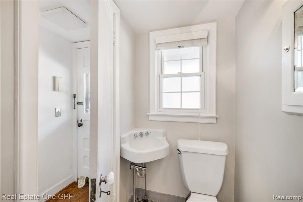 8032 Huntington Road, Huntington Woods, MI — Photo 13
