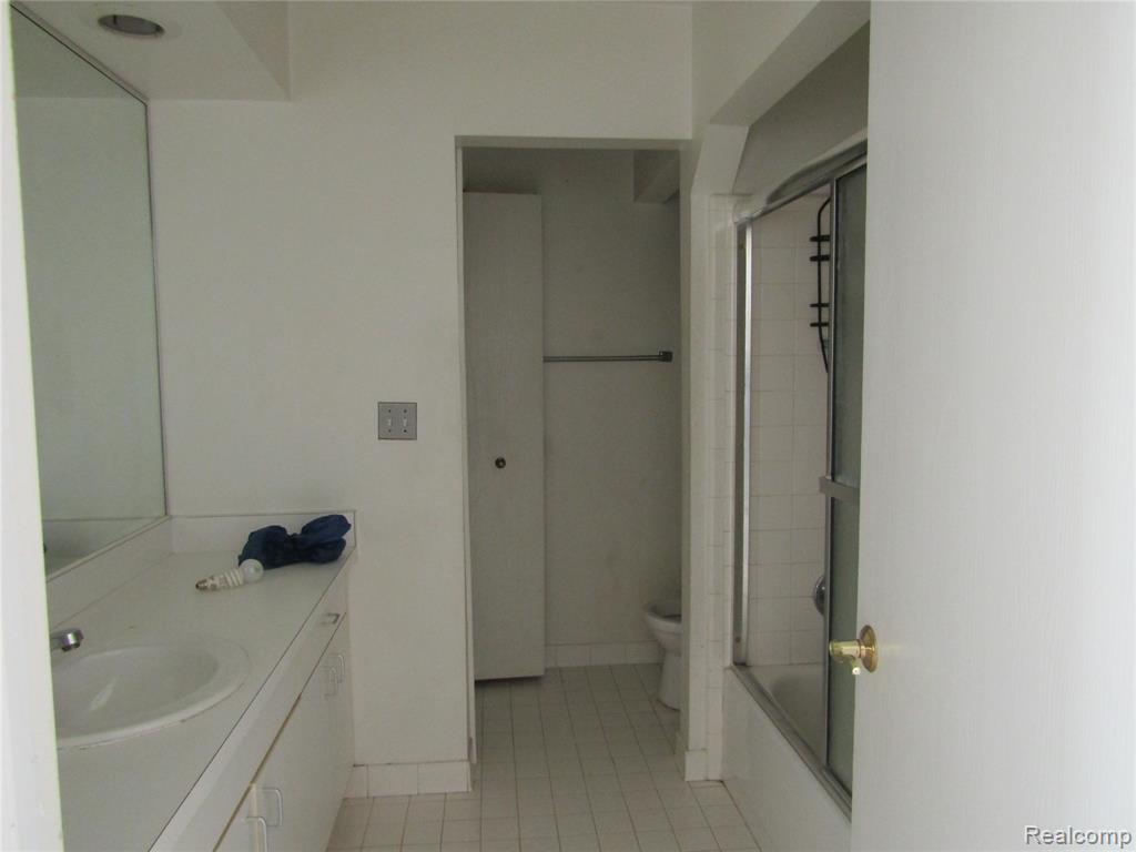 15801 Providence Drive, 10C, Southfield, MI 48075 — Photo 20