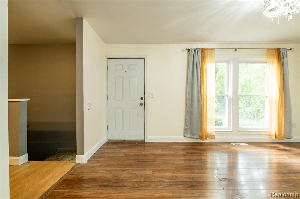 6733 ARDSLEY Drive, Canton, MI 48187 — Photo 6