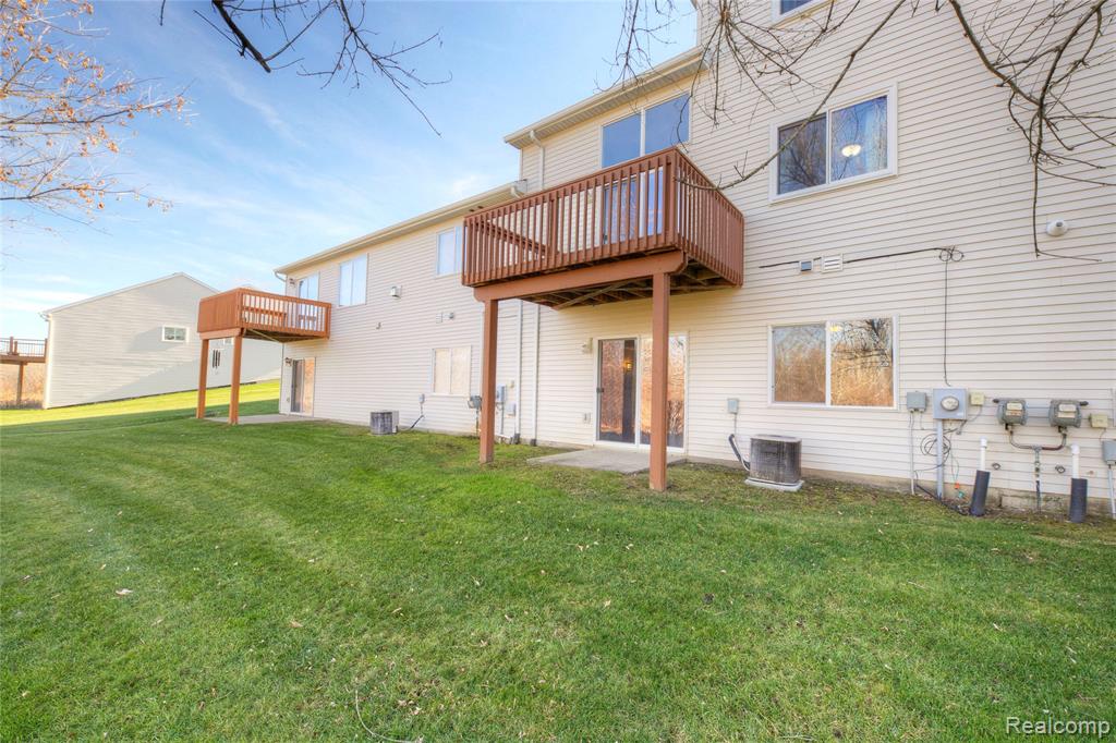 1040 Spirea, Howell, MI 48843 — Photo 35