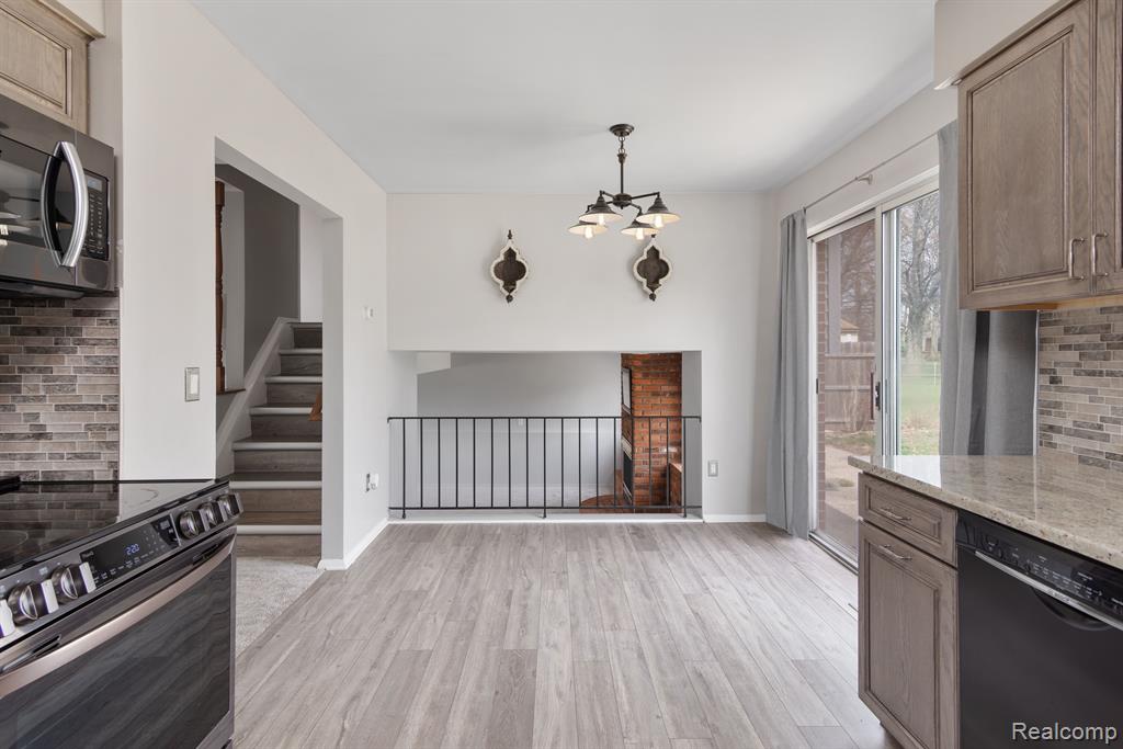 635 HECHT Drive, Madison Heights, MI 48071 — Photo 5