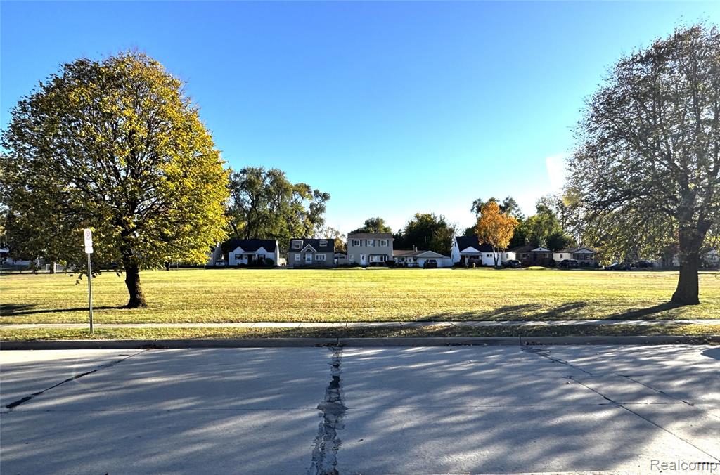 841 E Hudson Avenue, Madison Heights, MI 48071 — Photo 19