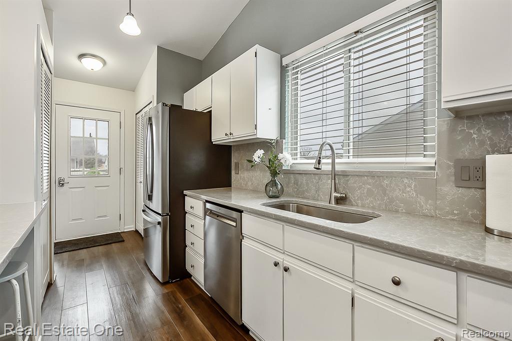 61960 ARLINGTON Circle, 1, South Lyon, MI 48178 — Photo 7