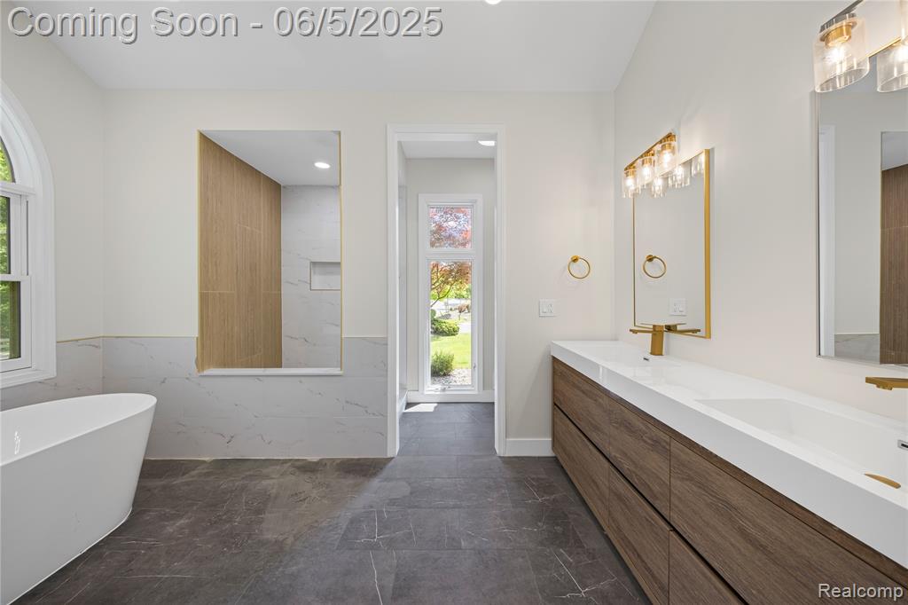 4610 Woodbine Circle, West Bloomfield, MI 48323 — Photo 24