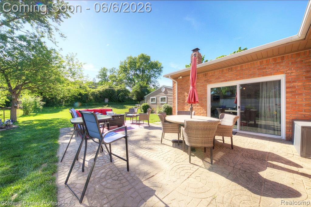 373 Tilmor Drive, Waterford, MI 48328 — Photo 42