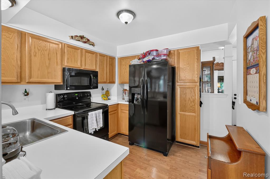 7866 Rivergate Drive, Westland, MI — Photo 10