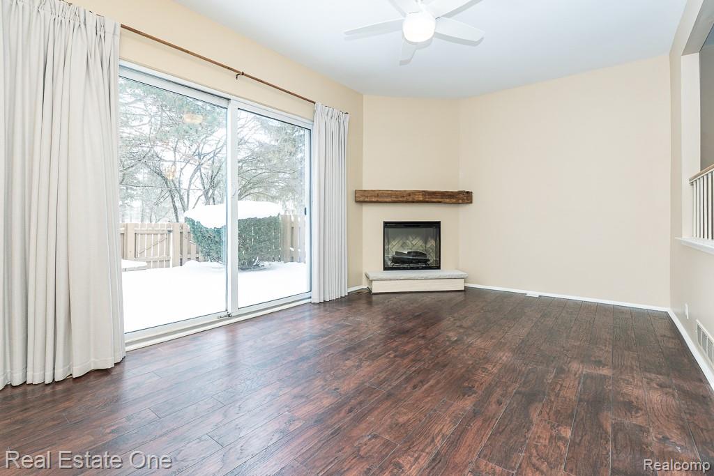 5075 Buckingham Drive, Troy, MI 48098 — Photo 16