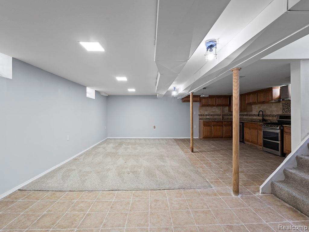 6435 Centralia Street, Dearborn Heights, MI 48127 — Photo 30