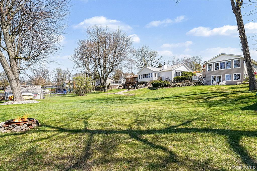 3504 Loon Lake Court, Linden, MI 48451 — Photo 28