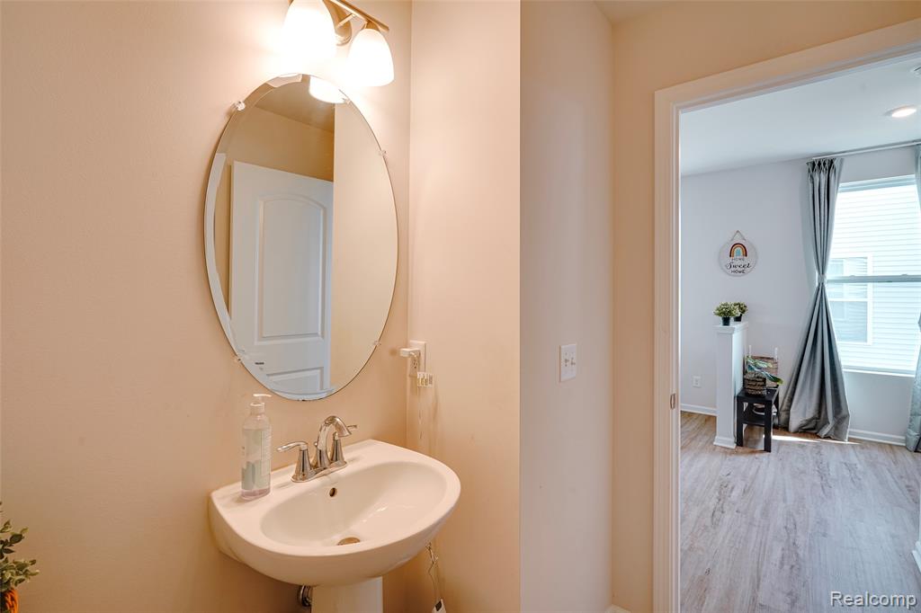 606 Angus Lane, Saline, MI 48176 — Photo 20