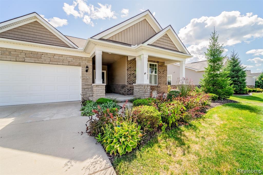 24279 Walloon Way, Flat Rock, MI 48134 — Photo 2