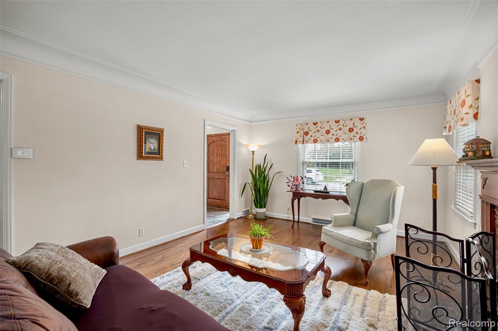 244 Kerby Road, Grosse Pointe Farms, MI 48236 — Photo 10
