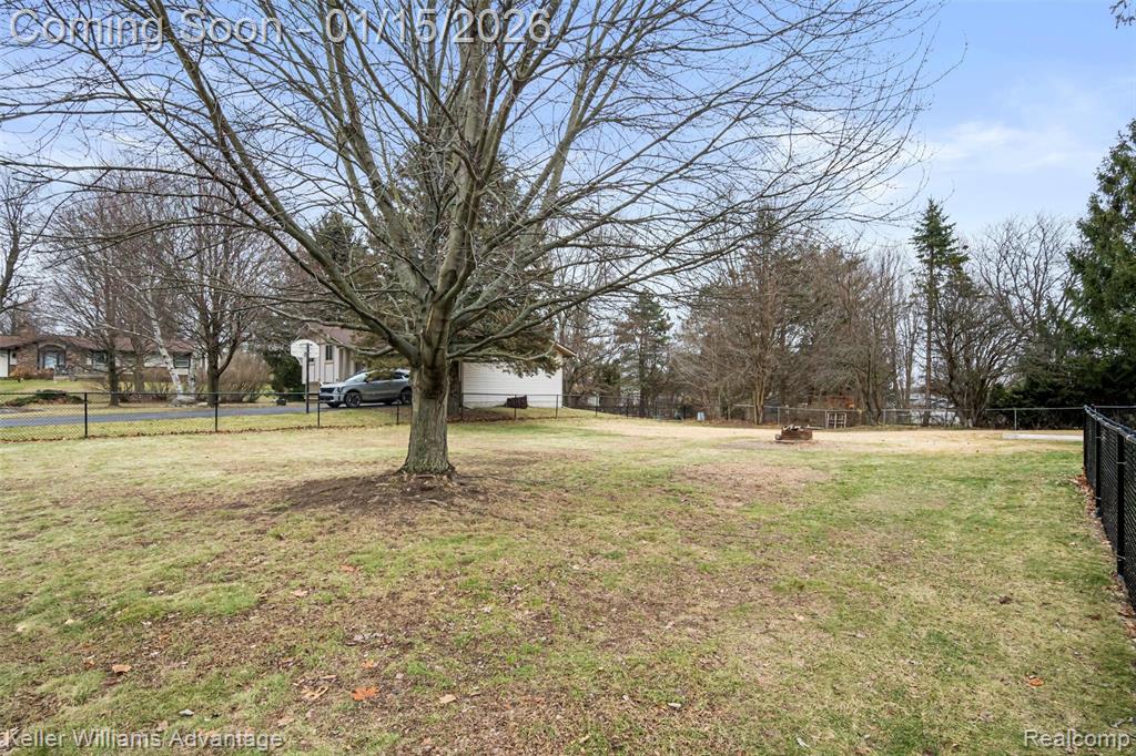 4101 Lake Knolls Drive, Oxford, MI 48371 — Photo 38
