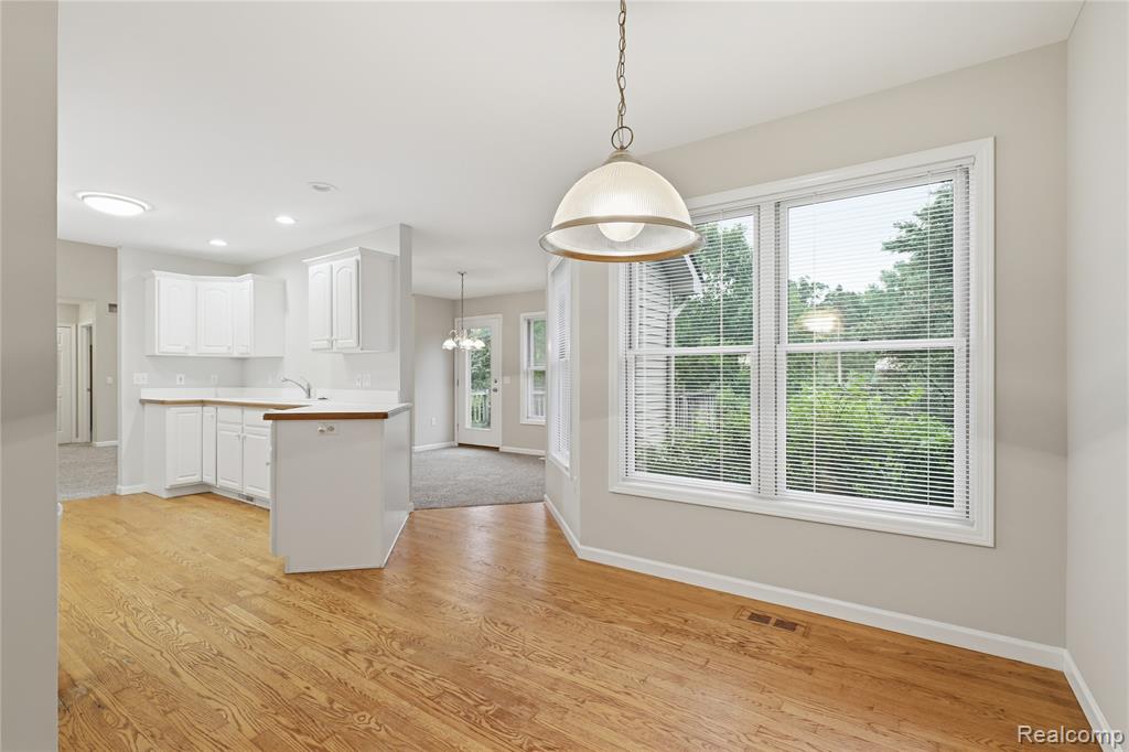 8091 Prestonwood Court, Flushing, MI 48433 — Photo 12