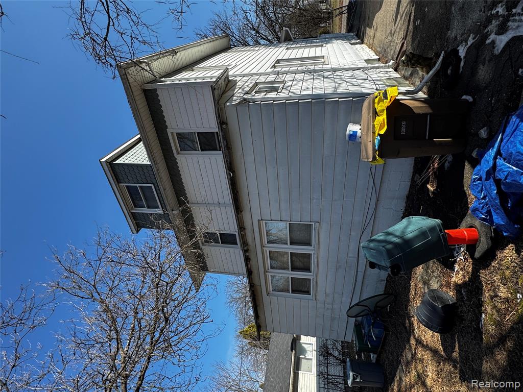 518 Howland Avenue, Pontiac, MI 48341 — Photo 2