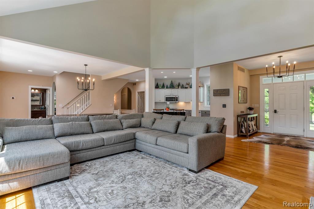 5827 WESTWOOD Drive, Grand Blanc, MI 48439 — Photo 13