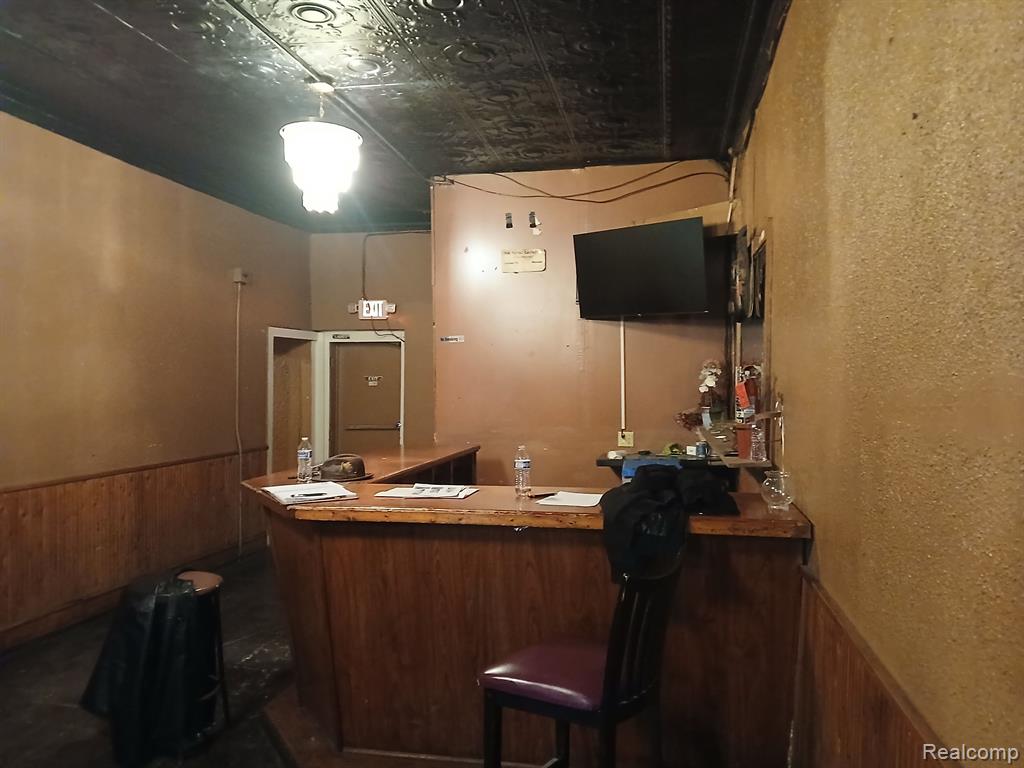 9851 CHALMERS Street, Detroit, MI 48213 — Photo 8