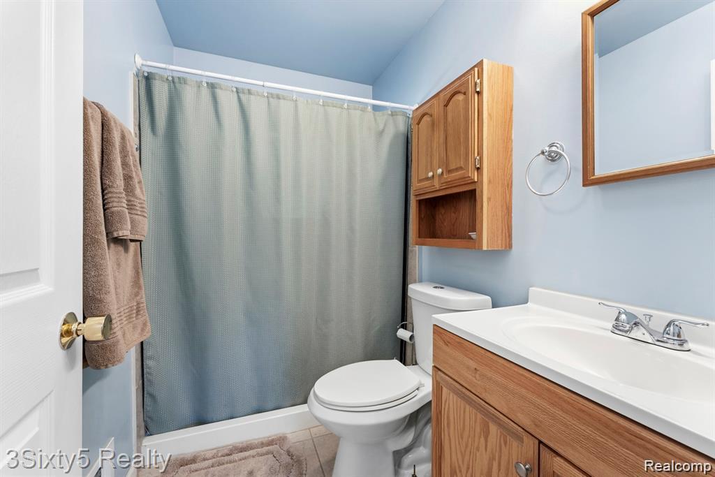 5048 Glenis Street, Dearborn Heights, MI 48125 — Photo 3