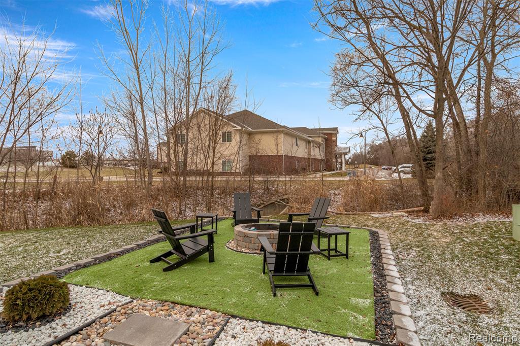 8615 Greendale Drive, Sterling Heights, MI 48312 — Photo 45