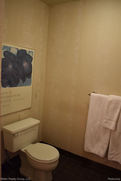 4356 FOXPOINTE Drive, West Bloomfield, MI 48323 — Photo 19