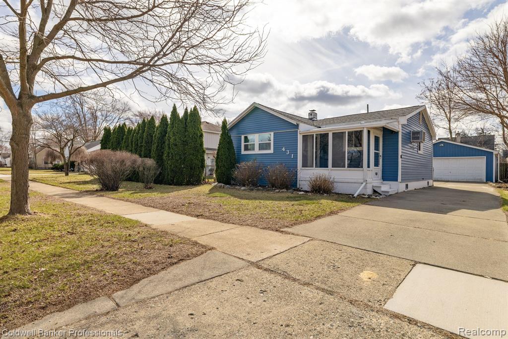 431 NAKOTA Street, Clawson, MI — Photo 2