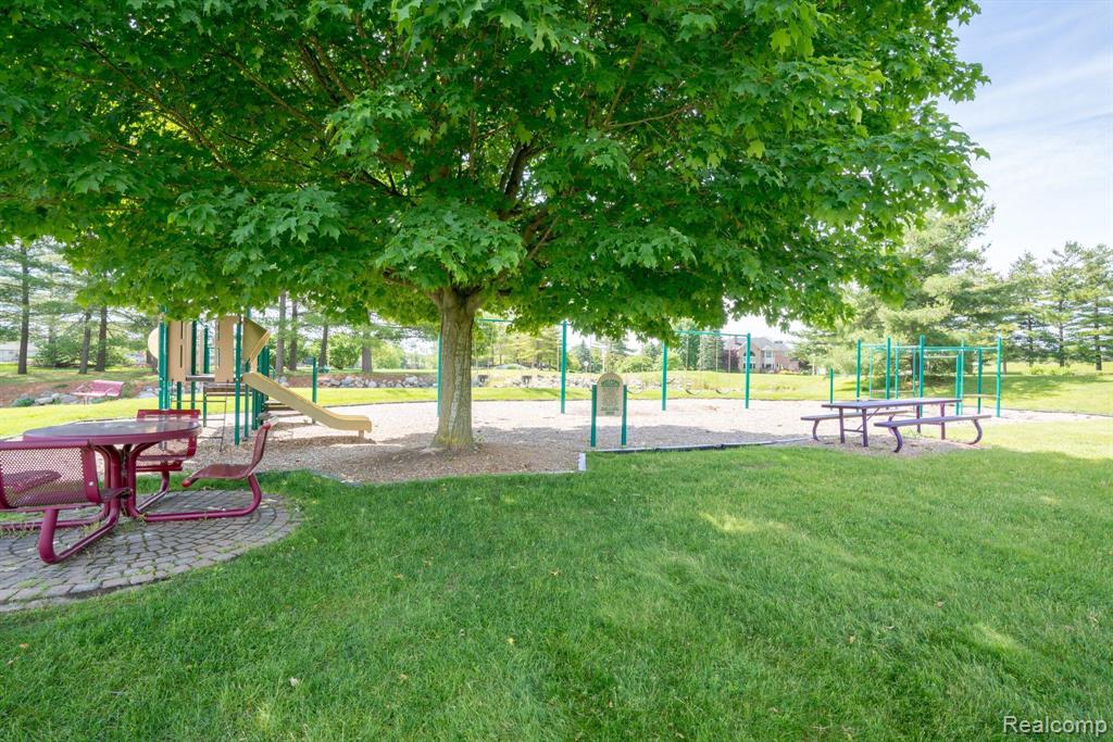 4870 DORAL Drive, Ann Arbor, MI 48108 — Photo 57