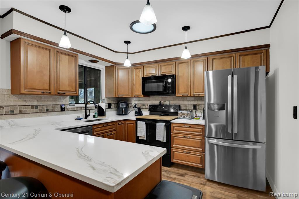 21539 Deerfield Drive, Woodhaven, MI 48183 — Photo 10