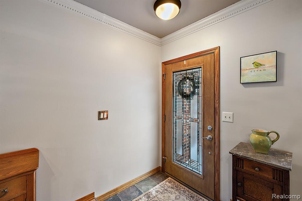813 ABBEY Lane, Milford, MI 48381 — Photo 6