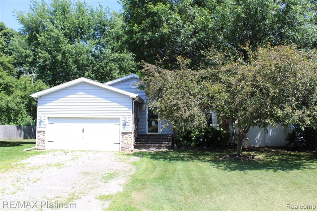 5673 Chippewa Drive, Howell, MI 48843 — Photo 8