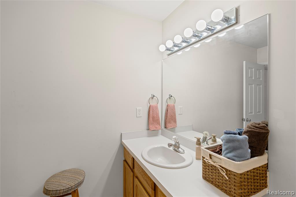 838 Star Drive, Davison, MI 48423 — Photo 33