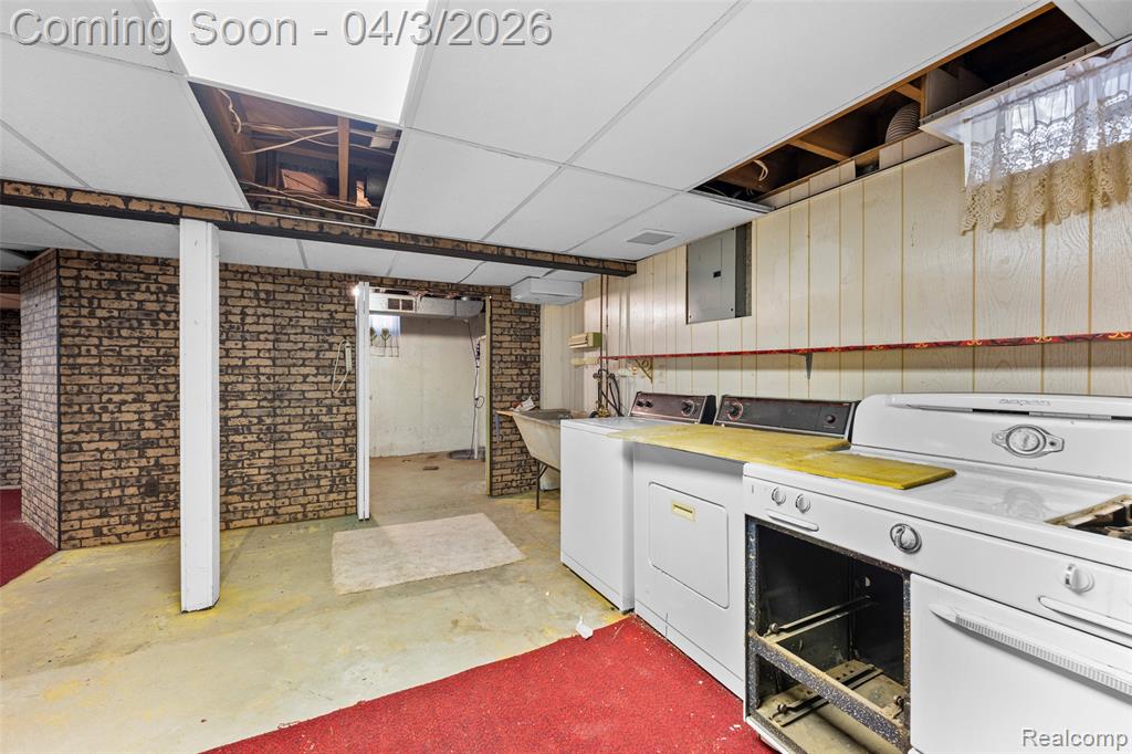 516 E Woodward Heights Boulevard, Hazel Park, MI 48030 — Photo 22