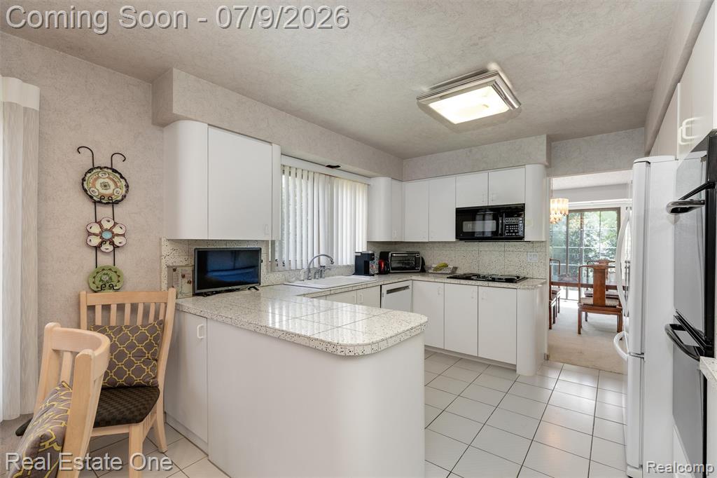 6273 Celeste Road, West Bloomfield, MI — Photo 13