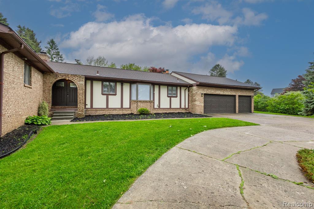 7674 SE Golf Meadows Drive, Caledonia, MI, 49316