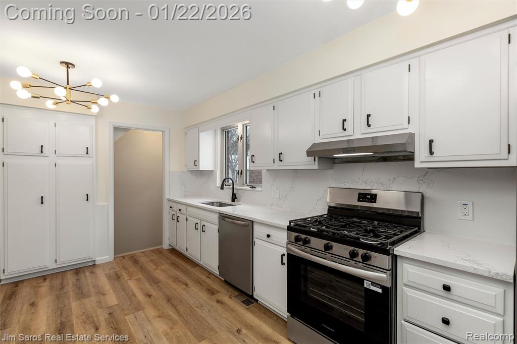 21741 Bournemouth Street, Harper Woods, MI 48225 — Photo 4
