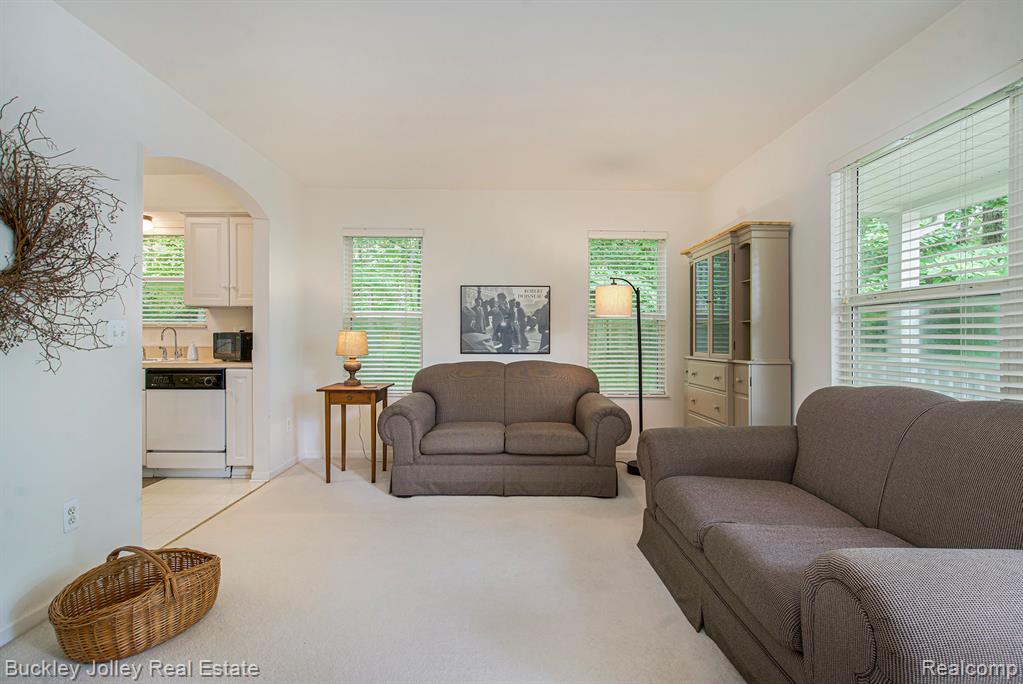 5802 Fernlands Avenue, Hamburg, MI — Photo 5