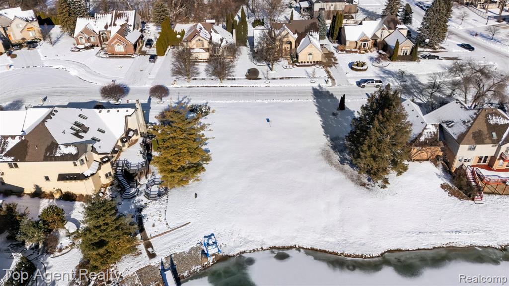 8804 Grace Street, Shelby Twp, MI 48317 — Photo 20