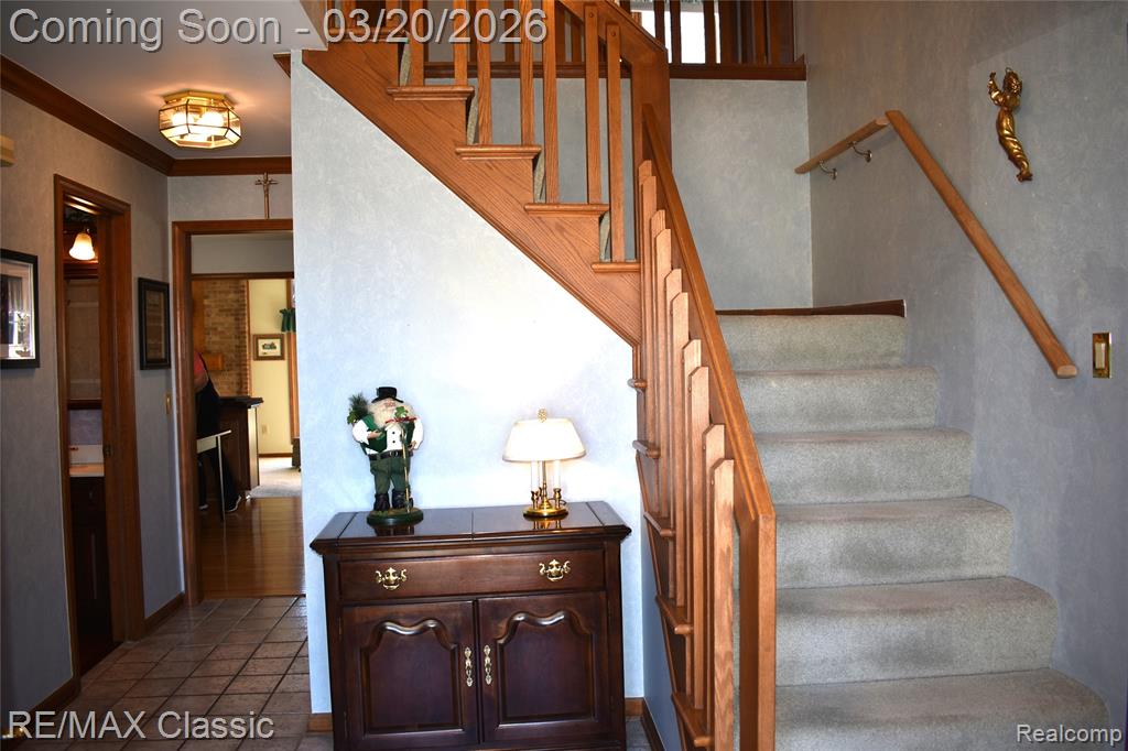 17389 Maple Hill Drive, Northville, MI 48168 — Photo 4