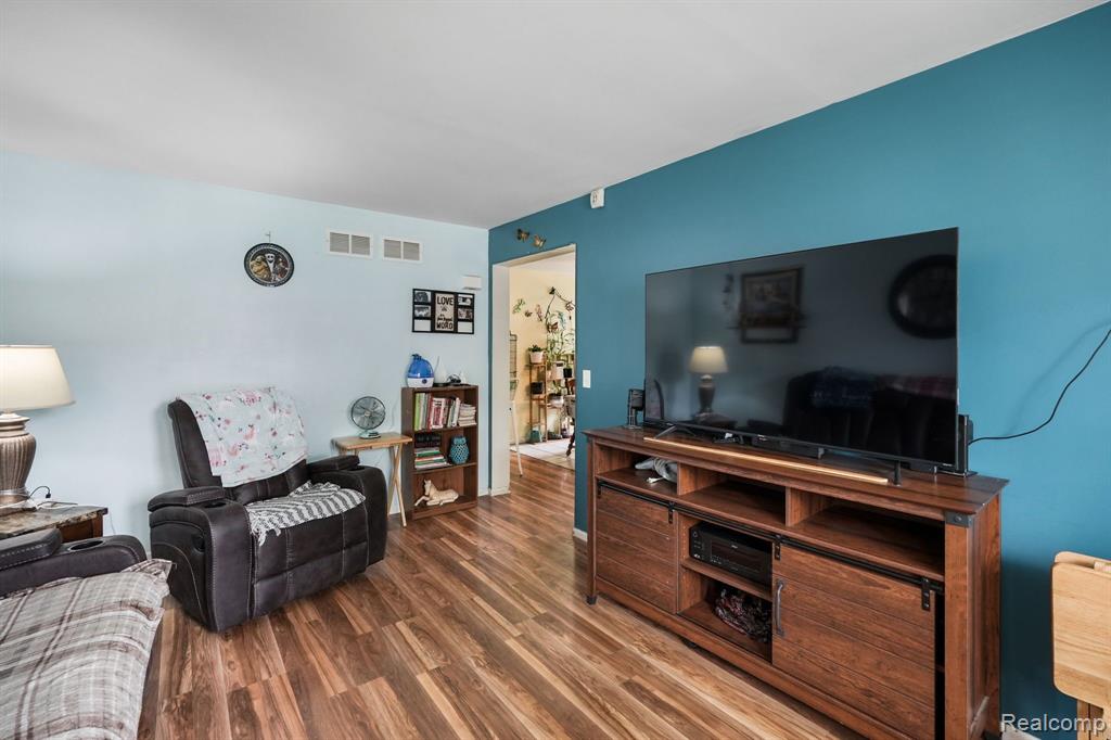 5983 MCGUIRE Street, Taylor, MI 48180 — Photo 6