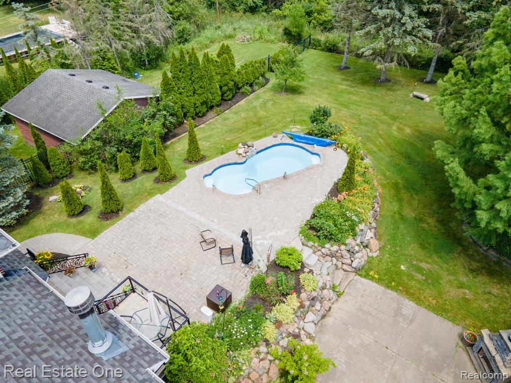 6120 EVANSWOOD Road, Troy, MI, 48085